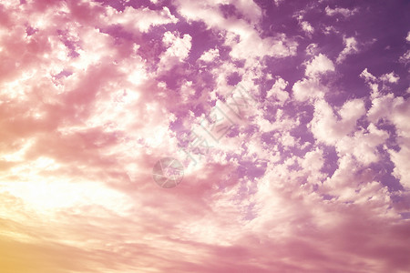 紫色的紫色天空阳光明图片