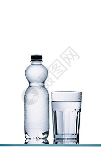 完全塑料水瓶和玻璃杯图片