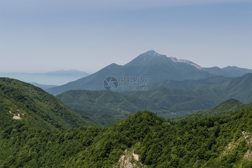 夏季的万达山是日本100座著名的山中最图片