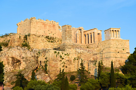 日落的雅典古城堡卫城图片