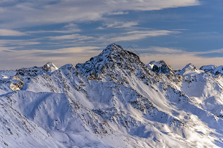 冬季雪帕森山大的阿尔图片