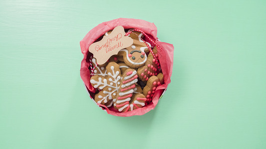 传统家庭包装制作的姜饼干作为食品礼物高清图片