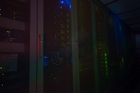 服务器机房数据中心显示器显示的面板图片