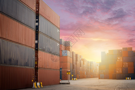 用于物流进出口和港口运输的集装箱货运箱图片