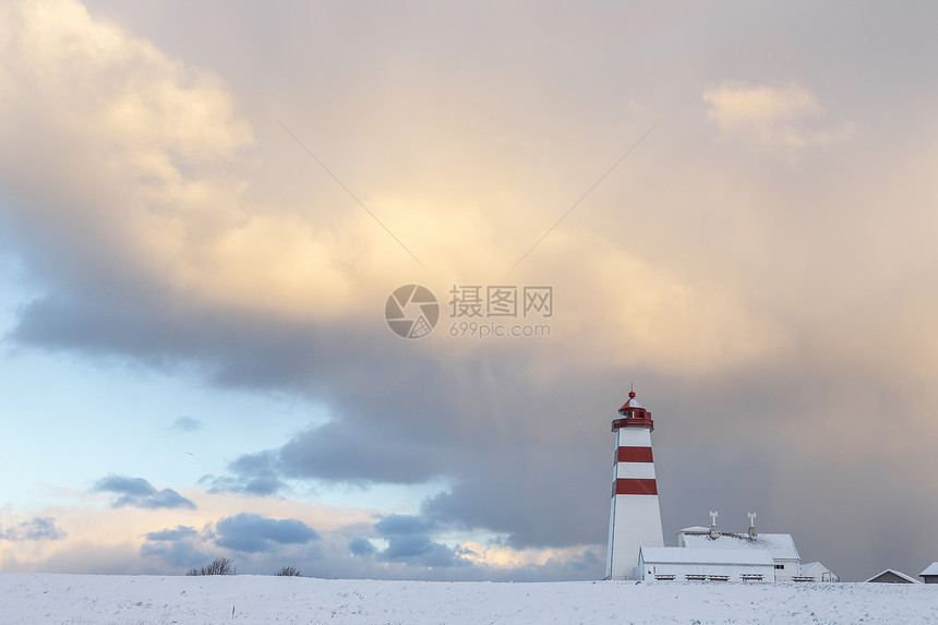 Alesund附近的戈多亚岛Alnes灯塔图片