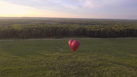 心脏的热气球形状空气雷达图片