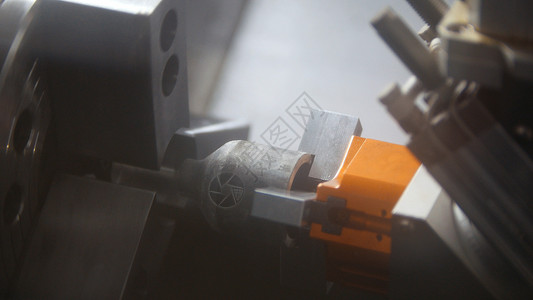 在工厂的机器上生产3D金属细高清图片