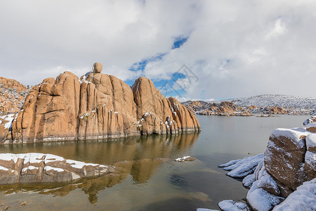 冬雪后沃森湖普雷斯科特亚利桑那州的风景背景图片