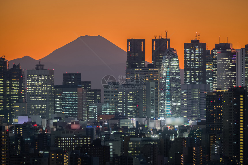 东京市和藤山的风景在清图片