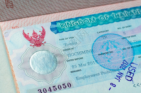 在护照的泰国签证护照上的高清图片