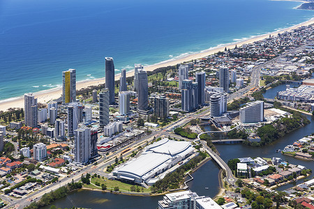 澳大利亚昆士兰州黄金海岸的布罗德与中心和图片