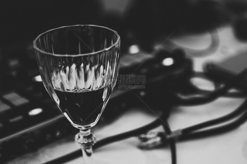 杯酒和dj集图片