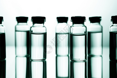 医学实验室透明玻璃器皿中液体药剂的组对象医学实验室透图片