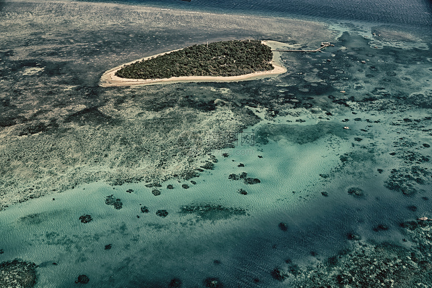 在澳大利亚纳图瓦尔公园伟大的珊瑚礁从天图片