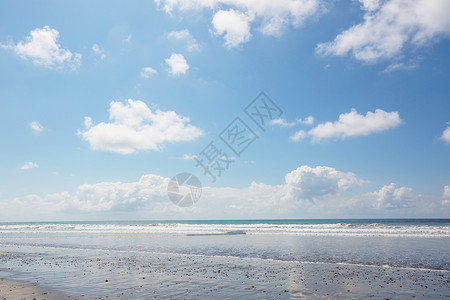 海洋岸自然背景上的海滩图片
