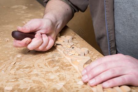 工匠木雕制作家具装饰品木雕手凿子工具高清图片