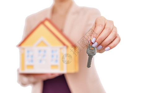 房子的钥匙在房地产经纪人手中图片