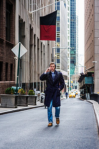 美国男子在纽约旅行图片
