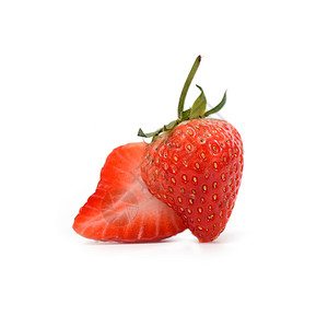 草莓上白色作为背景孤立背景图片