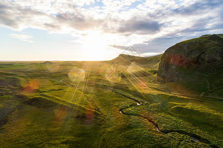 冰岛日落时与无人驾高清图片