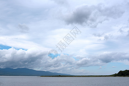 美丽的海景天空有云雾图片