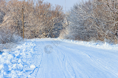 下雪之后的雪路图片