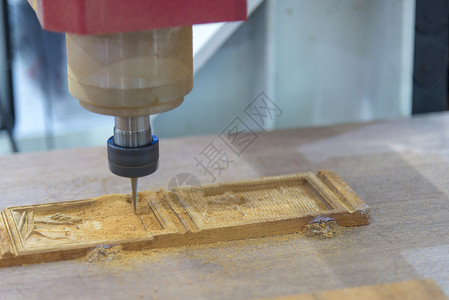CNC铣削切割木质材料图片