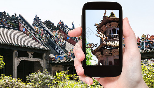 游客在广州市光孝佛寺图片