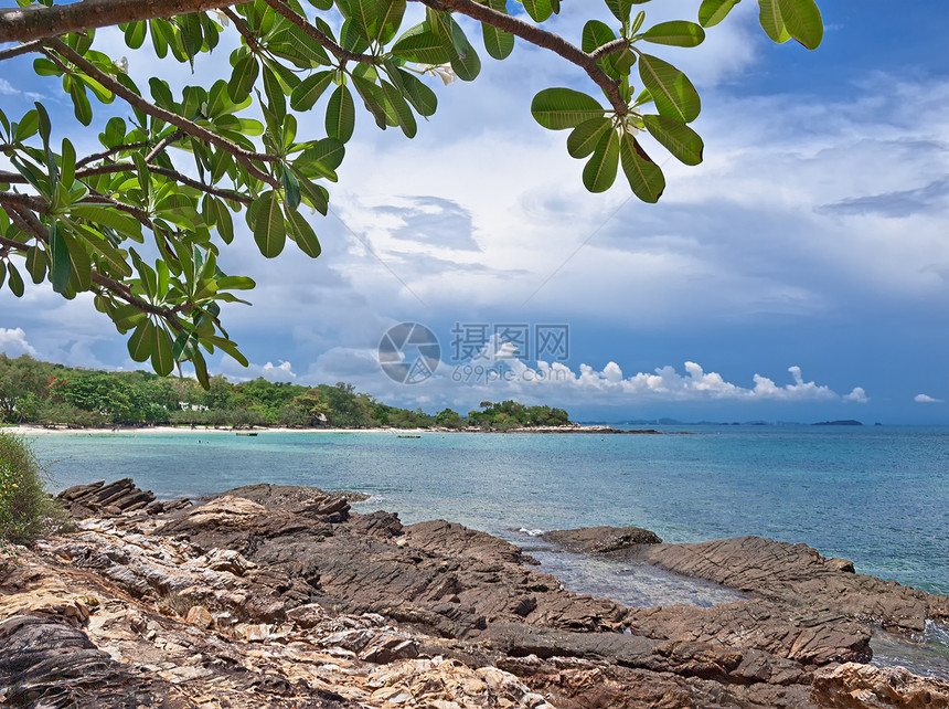 泰国萨梅特岛干净的绿水石库图片