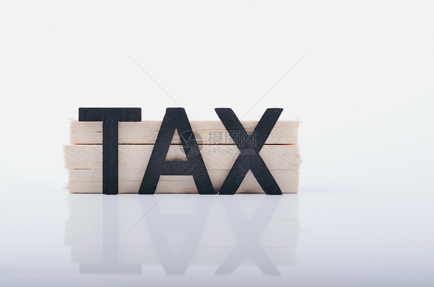 白色表面的TAX图片