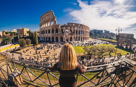 观察意大利罗马Colosseu图片