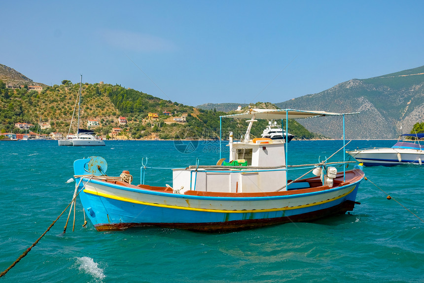 传统希腊渔船图片