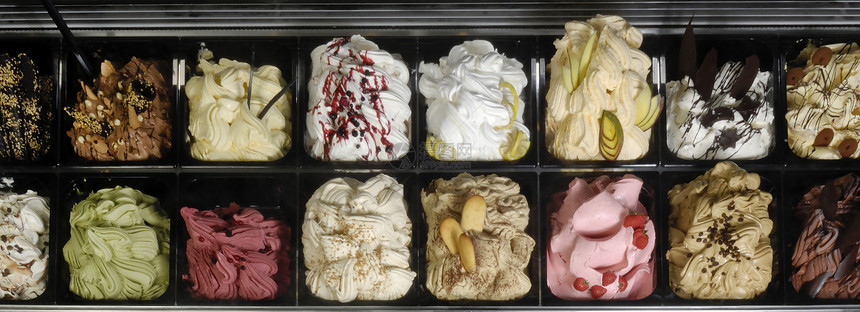 冰淇淋冷藏的特写图片