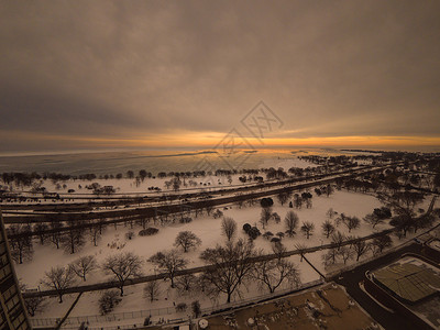 在芝加哥的密歇根湖冷水中图片