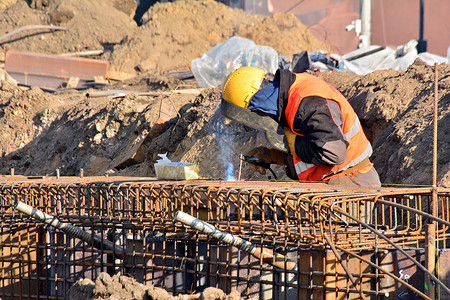 一名建筑工人建筑工地图片