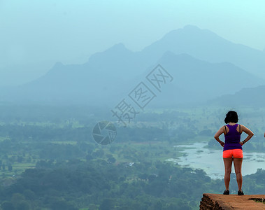 Rock或Sinhagiri空中全景图片