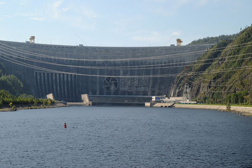 SayanoShushenskaya水电站大坝该结构的高度为245m图片