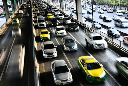 斯内尔韦格在曼谷的节制交通高速公背景