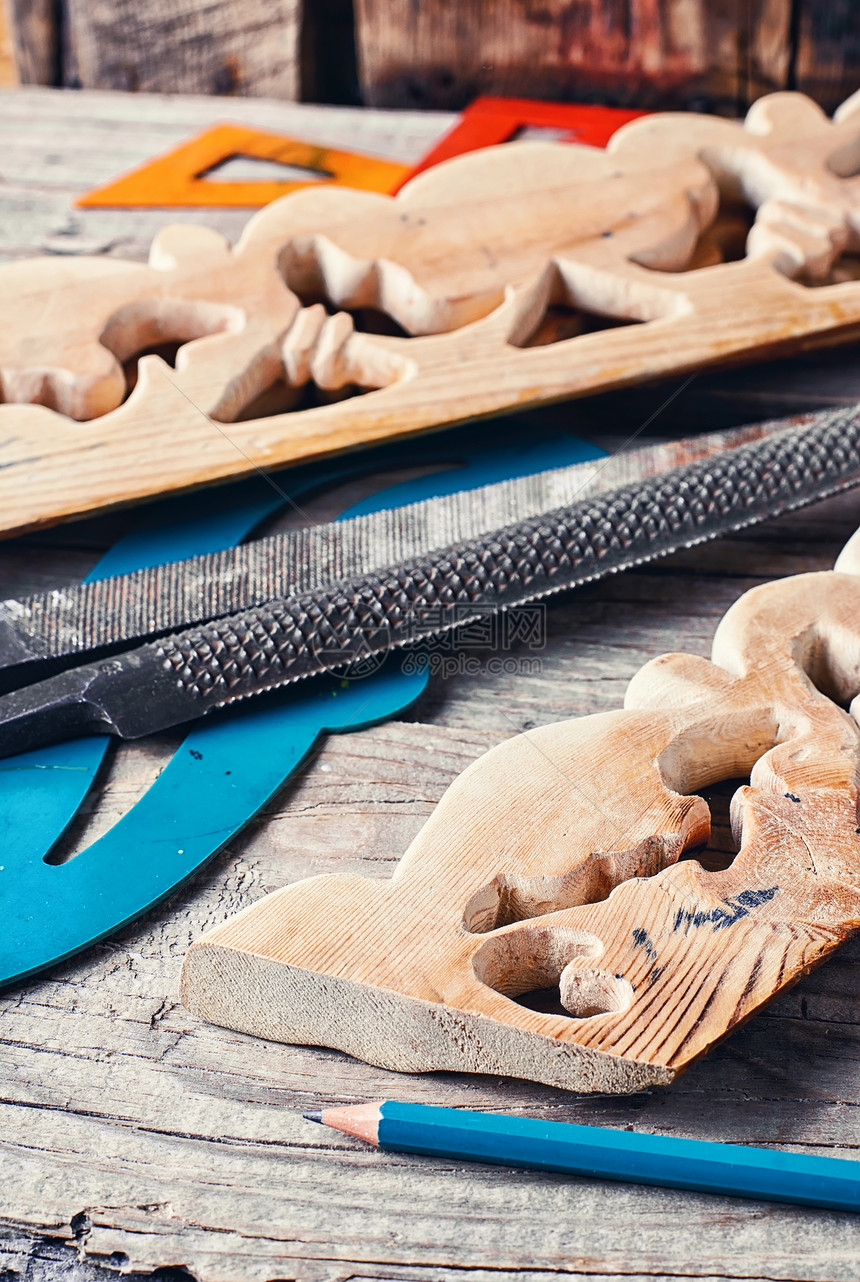 手工锯制的木制品和用于木材加工的图片