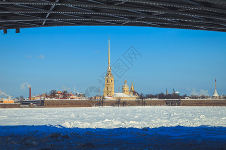 冬天从圣彼得堡宫桥下看彼得保罗要塞图片