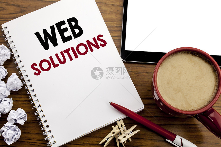 概念手写文本标题灵感显示Web解决方案互联网设计划的商业概念写在木桌上的记事本纸上图片