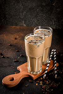 亚洲马来西亚传统饮自茶咖啡牛奶及冰块的Yuenyeung图片