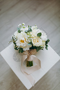 特写一束美丽的嫩新娘花束图片