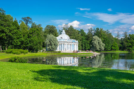 俄罗斯圣彼得堡附近萨尔斯科耶塞洛凯瑟琳公园的格罗图片
