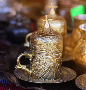 以印度风格的特写杯茶喝图片