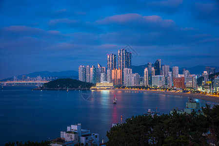 南韩釜山市釜山海云代和桥靠背景图片