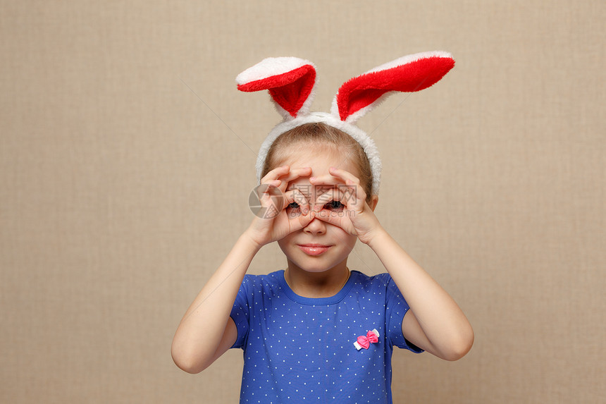 复活节快乐的复活节兔子小姑娘图片