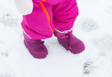 紫色婴儿雪靴图片