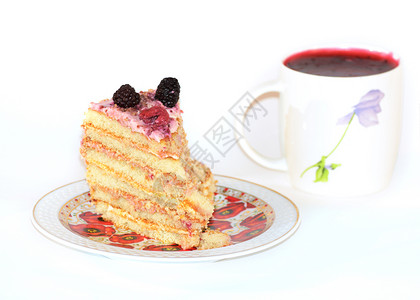 浆果蛋糕加奶油在家烘焙配上甜点和茶图片