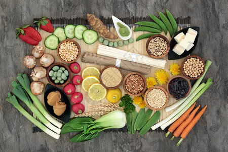 长寿保健食品概念包括荞麦面和乌冬面芥末和味噌酱豆腐蔬菜豆类谷物和海藻图片